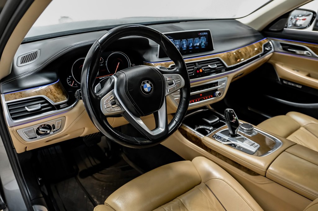 2016 BMW 7 Series Image 3