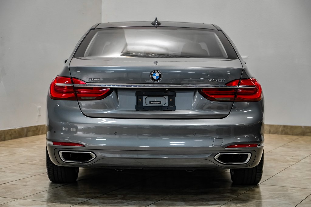 2016 BMW 7 Series Image 9