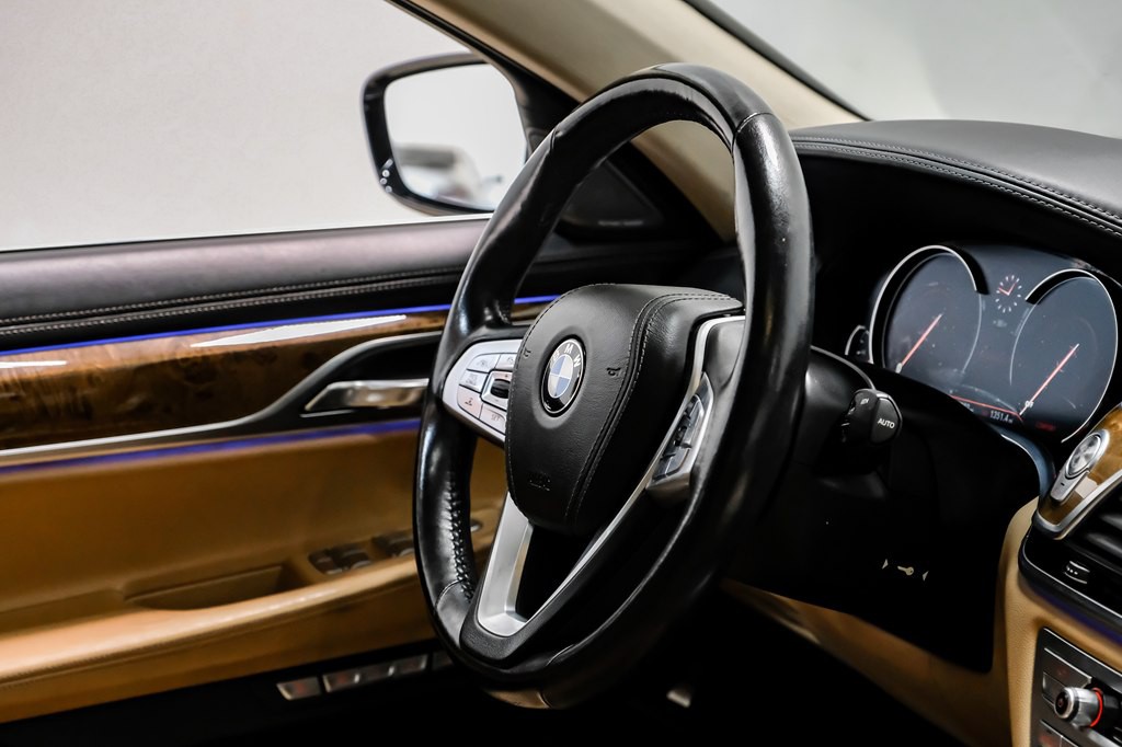 2016 BMW 7 Series Image 13
