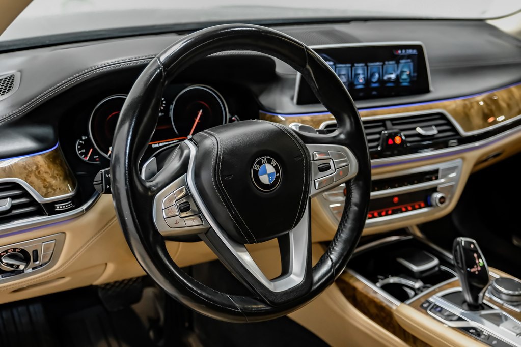 2016 BMW 7 Series Image 14