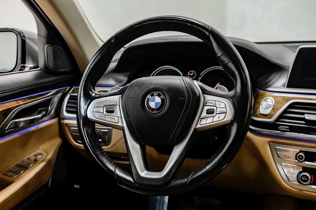 2016 BMW 7 Series Image 15
