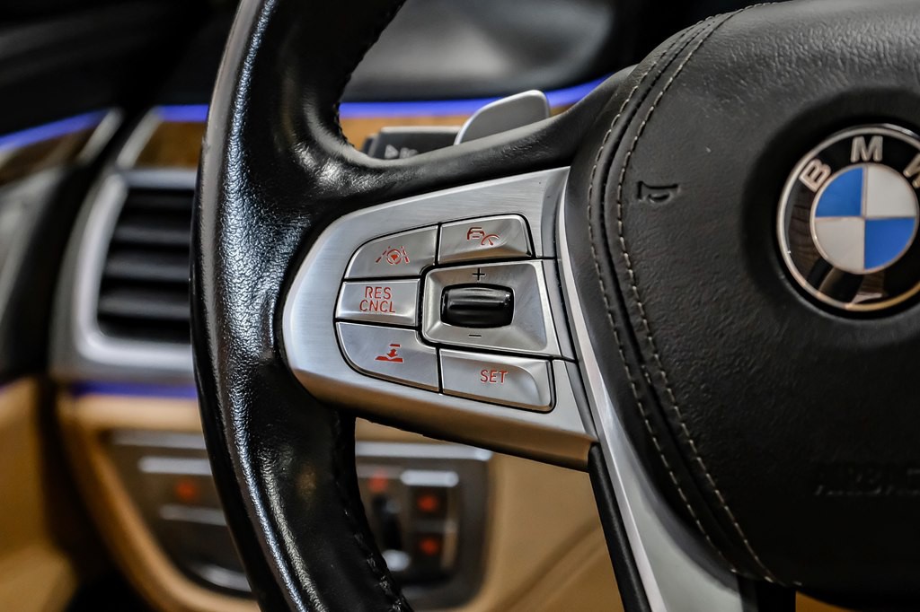 2016 BMW 7 Series Image 16