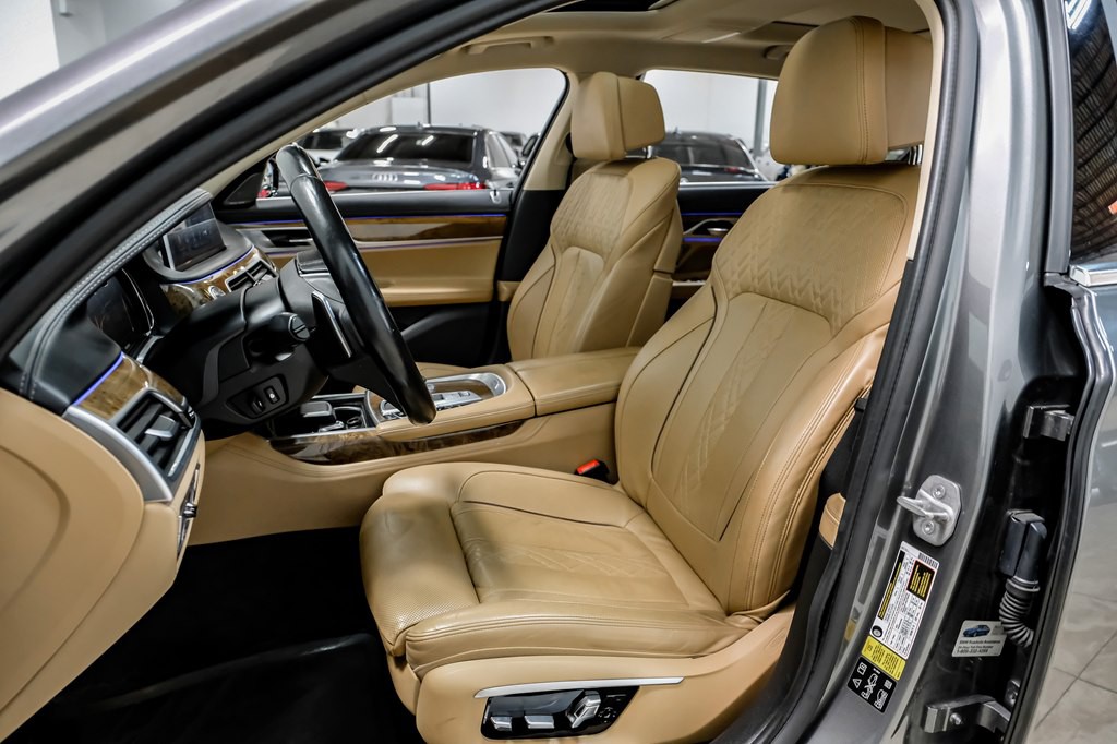 2016 BMW 7 Series Image 28