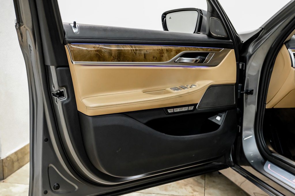 2016 BMW 7 Series Image 37
