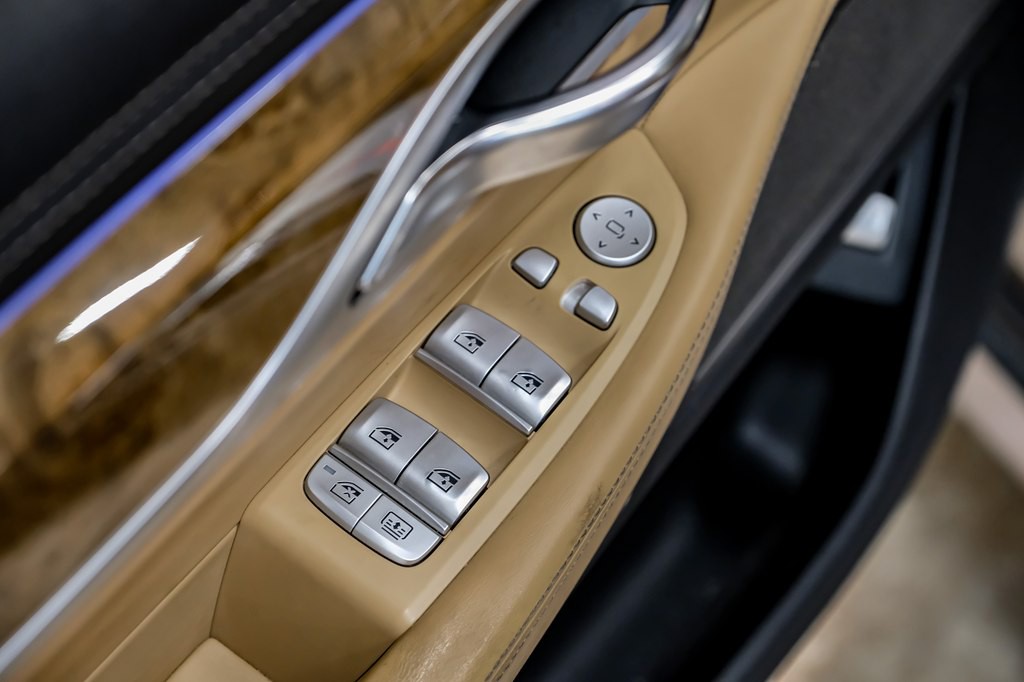 2016 BMW 7 Series Image 38