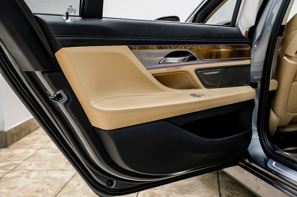 2016 BMW 7 Series Image 40