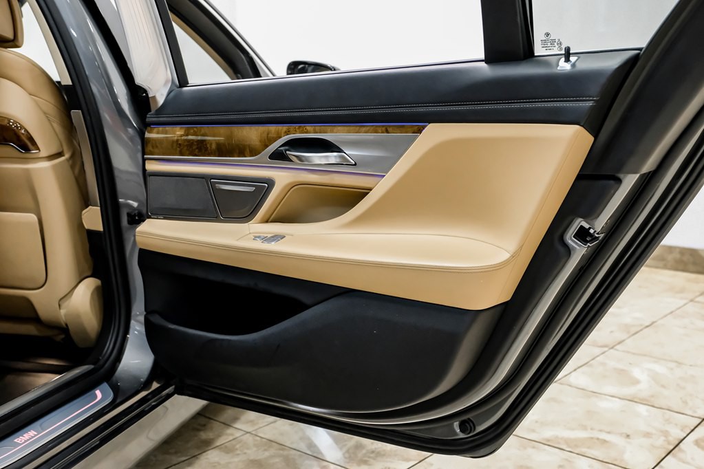 2016 BMW 7 Series Image 41