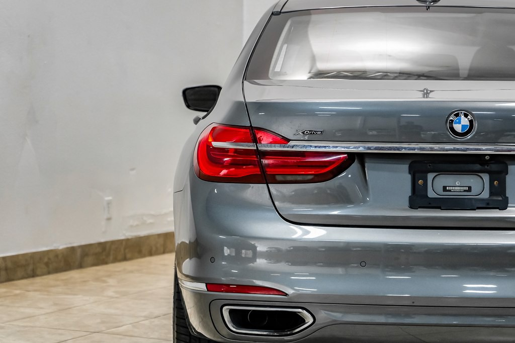 2016 BMW 7 Series Image 43