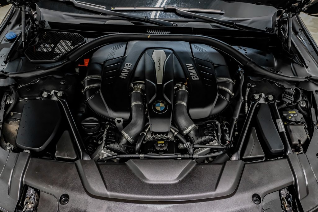 2016 BMW 7 Series Image 45