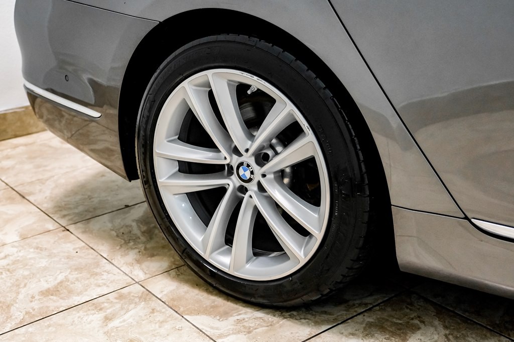 2016 BMW 7 Series Image 49