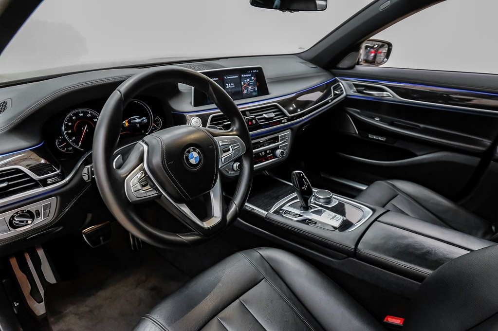 2018 BMW 7 Series Image 3