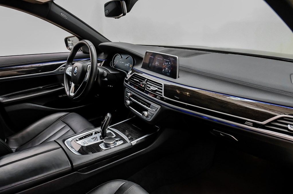 2018 BMW 7 Series Image 15