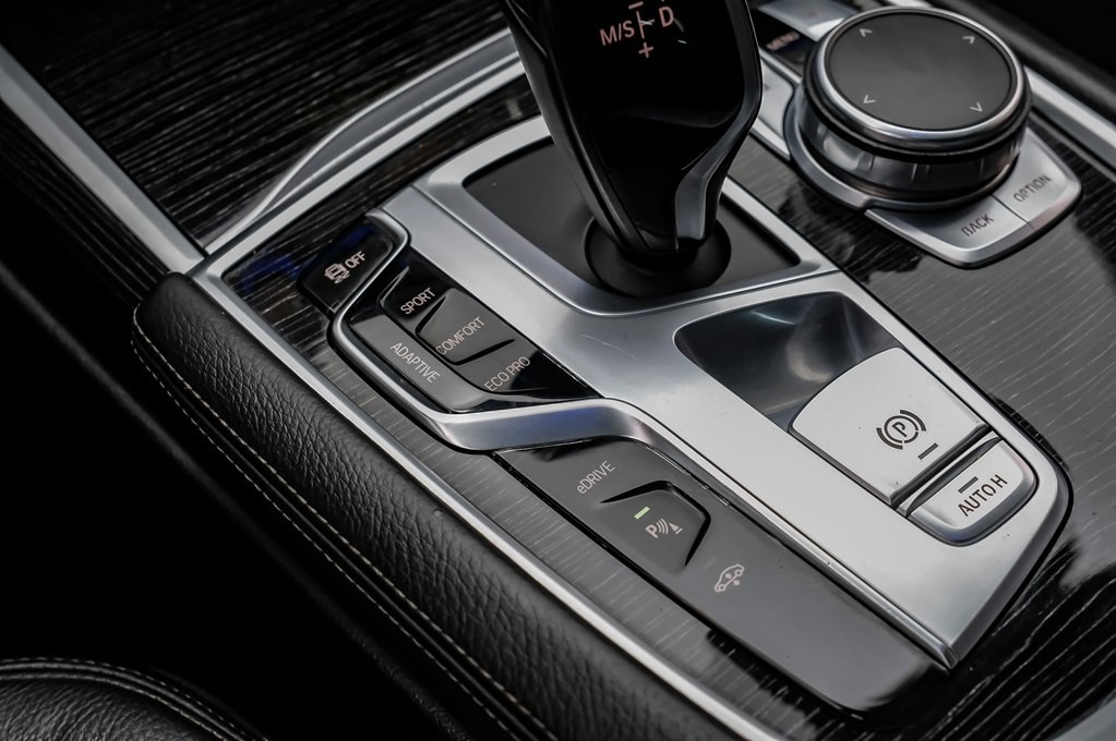 2018 BMW 7 Series Image 27