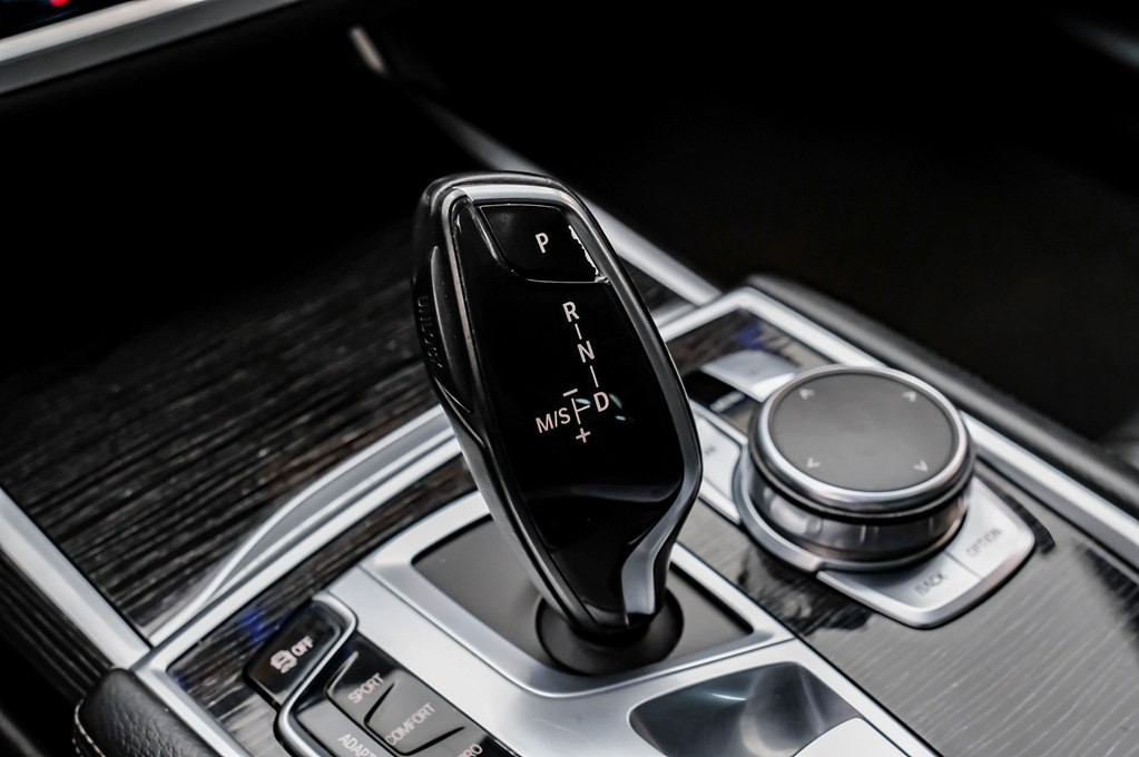 2018 BMW 7 Series Image 29