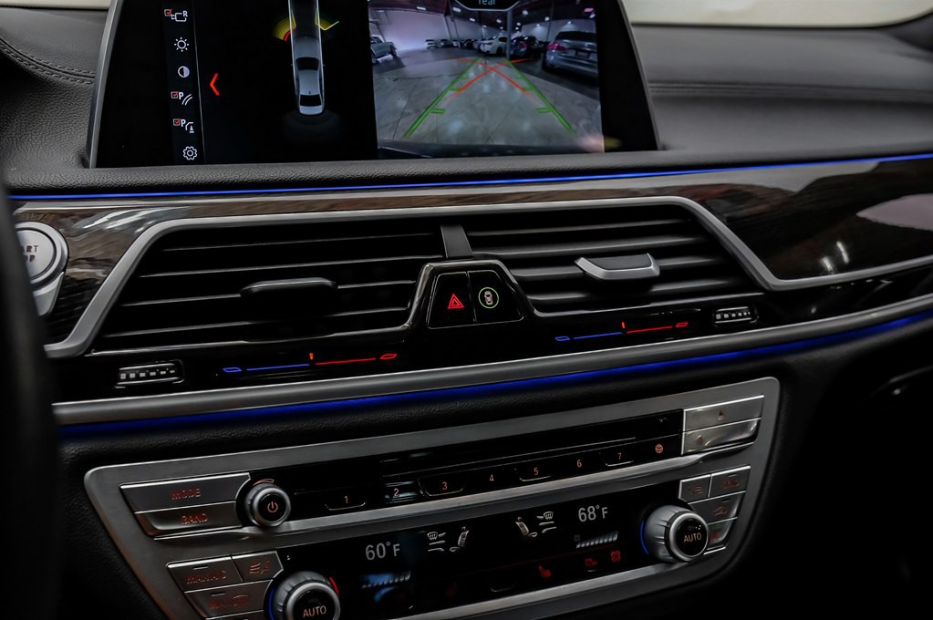 2018 BMW 7 Series Image 31