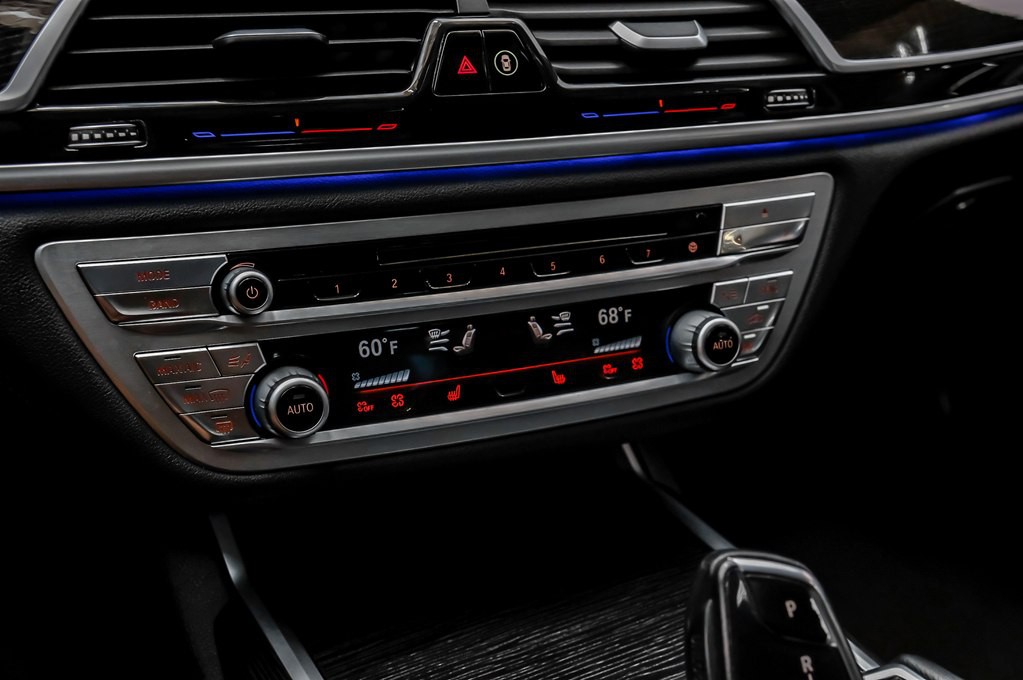 2018 BMW 7 Series Image 32