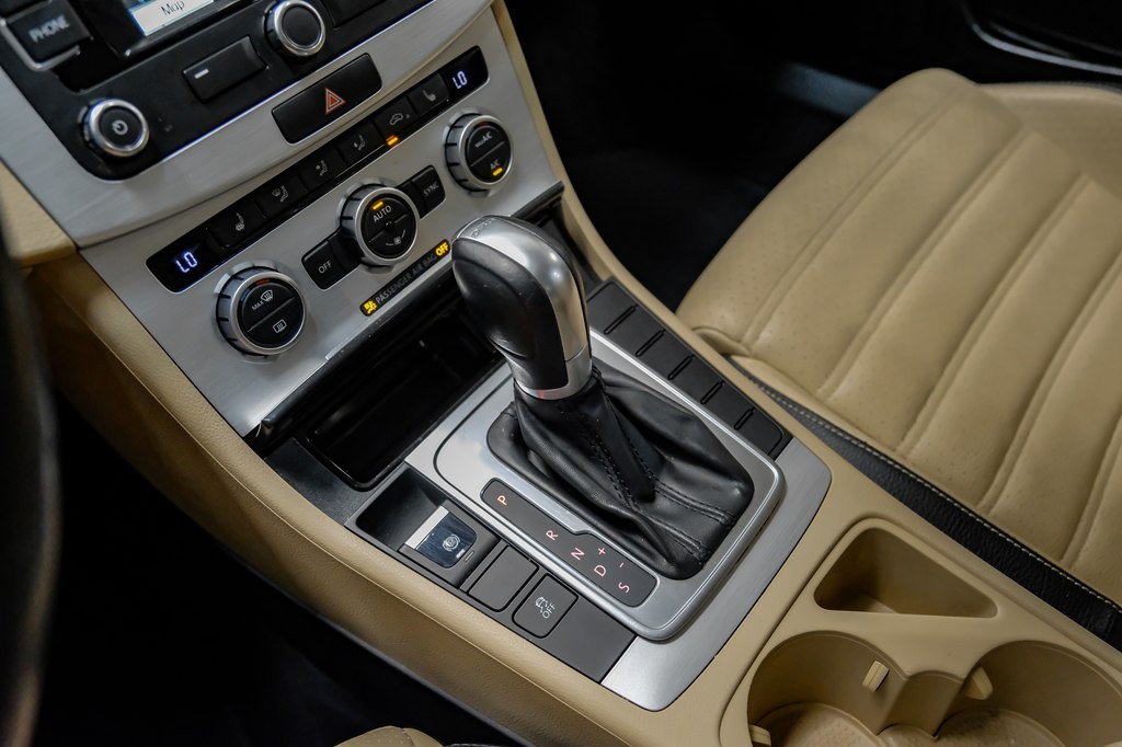 2014 Volkswagen CC Image 25