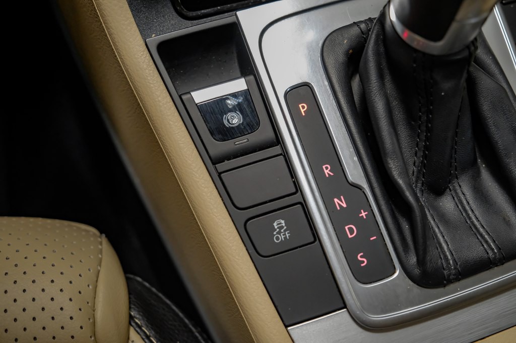 2014 Volkswagen CC Image 30