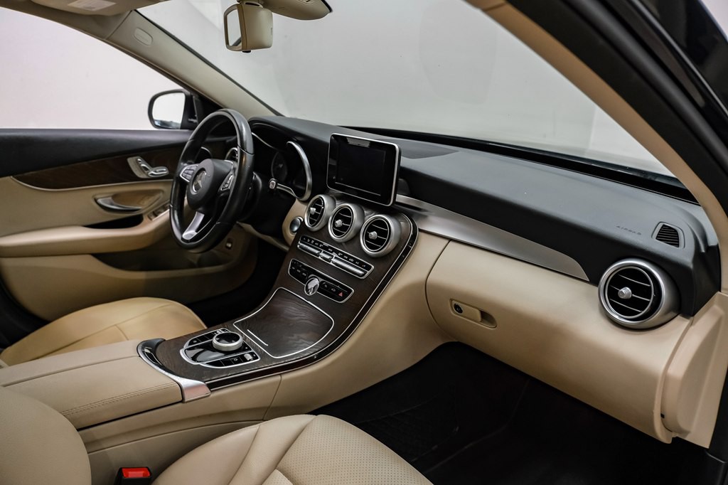 2018 Mercedes-Benz C-Class Image 11