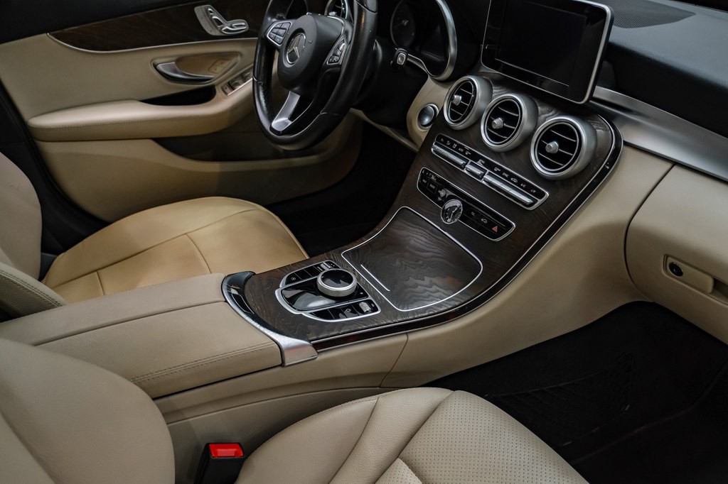 2018 Mercedes-Benz C-Class Image 21