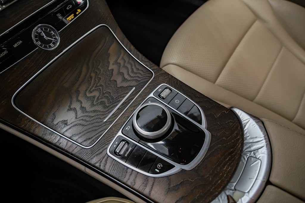2018 Mercedes-Benz C-Class Image 24