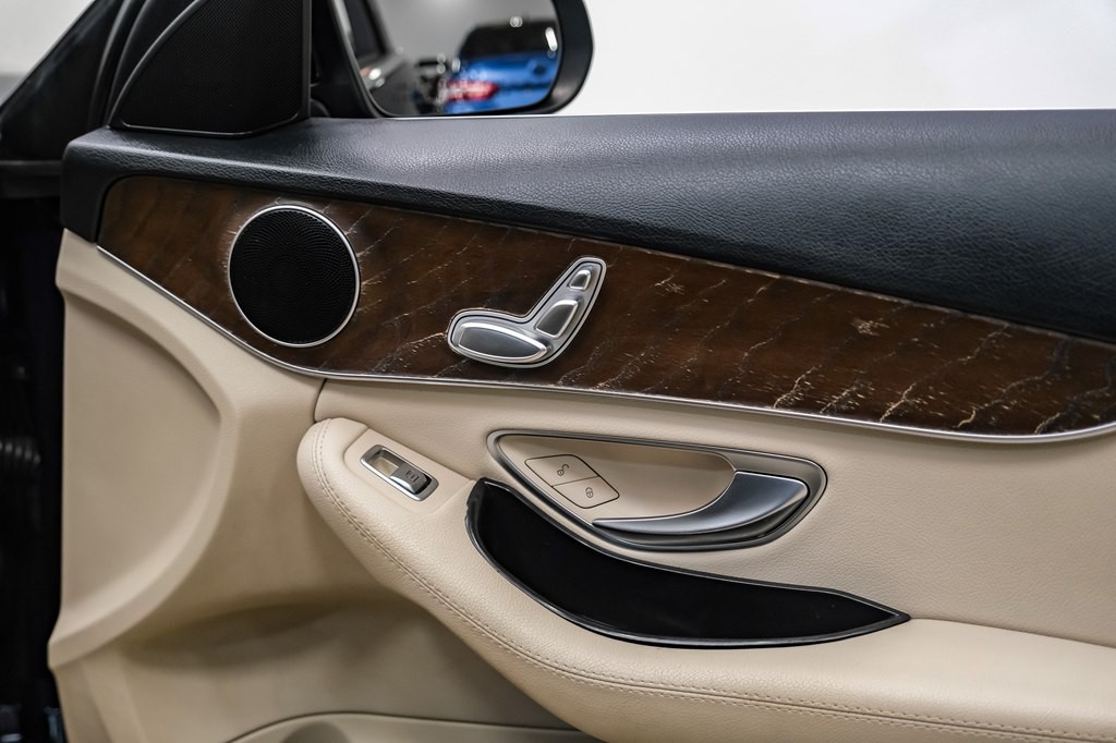 2018 Mercedes-Benz C-Class Image 46