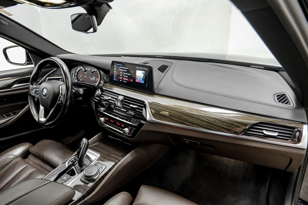 2018 BMW 5 Series Image 11