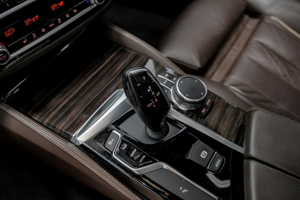 2018 BMW 5 Series Image 24