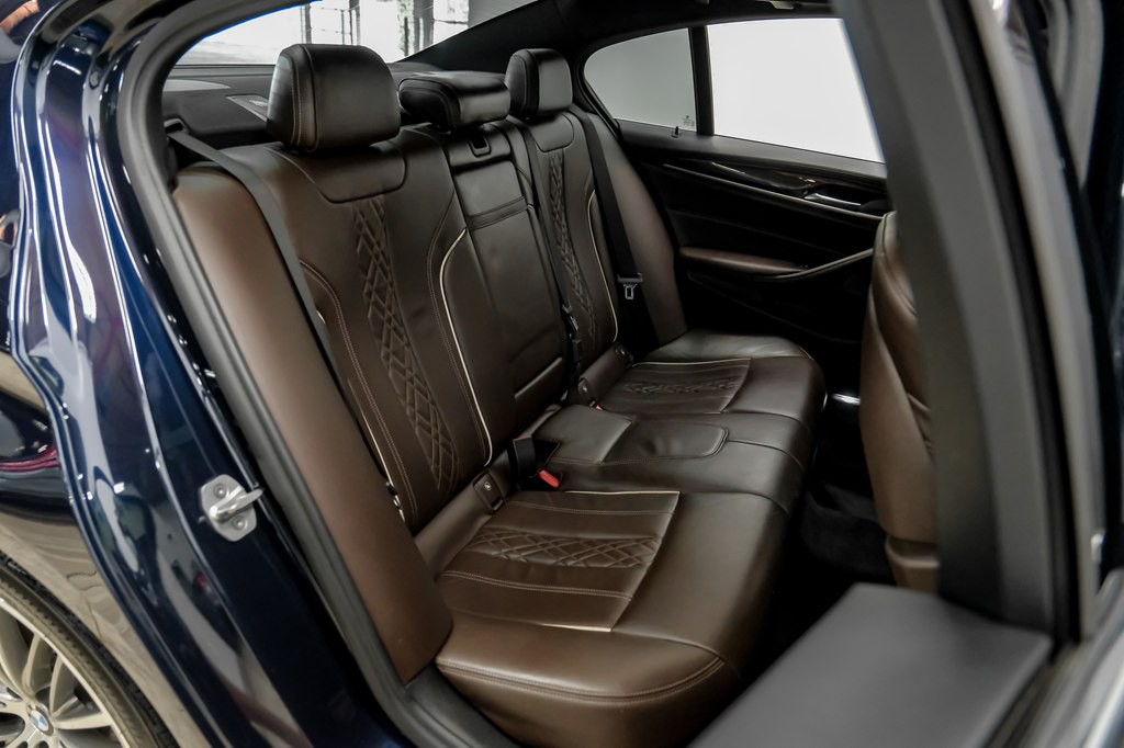 2018 BMW 5 Series Image 40