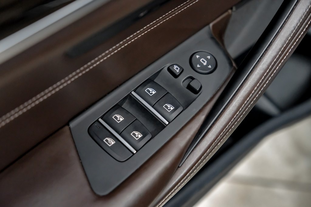 2018 BMW 5 Series Image 48