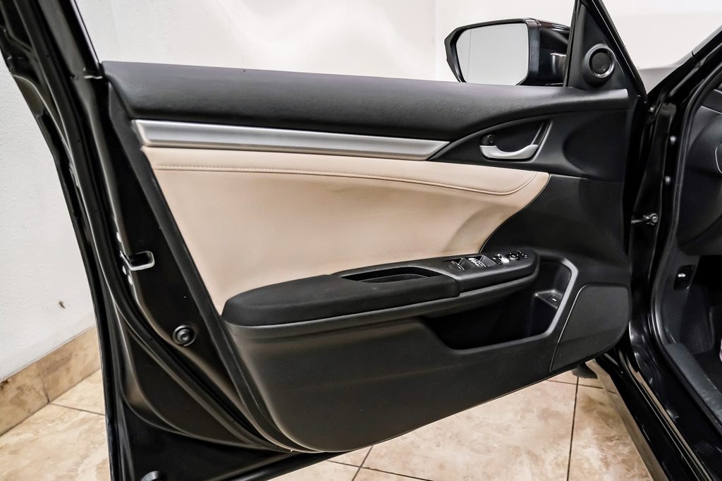 2016 Honda Civic Image 32