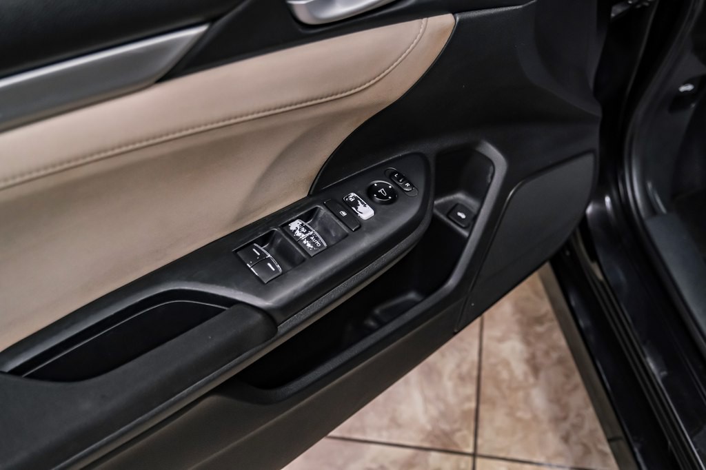 2016 Honda Civic Image 33