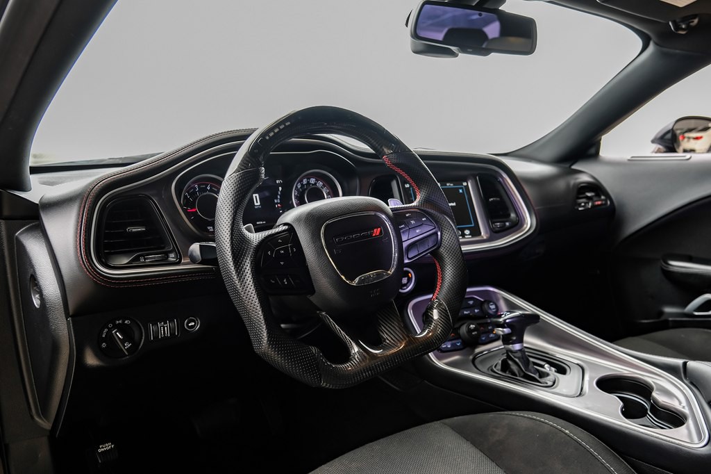 2017 Dodge Challenger Image 3