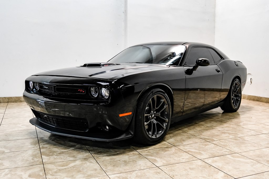 2017 Dodge Challenger Image 7