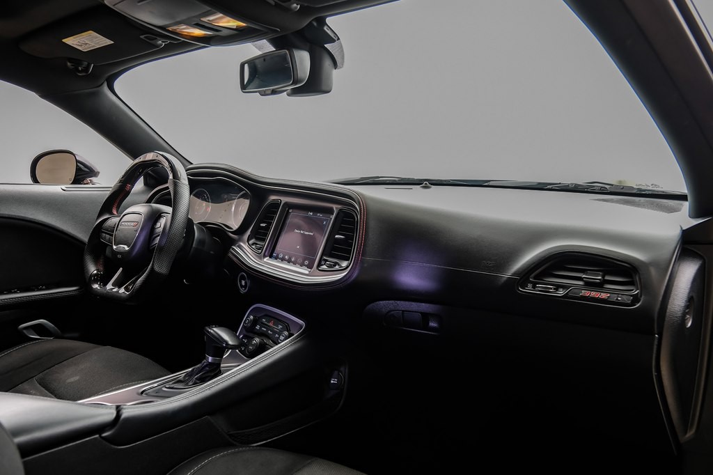 2017 Dodge Challenger Image 11