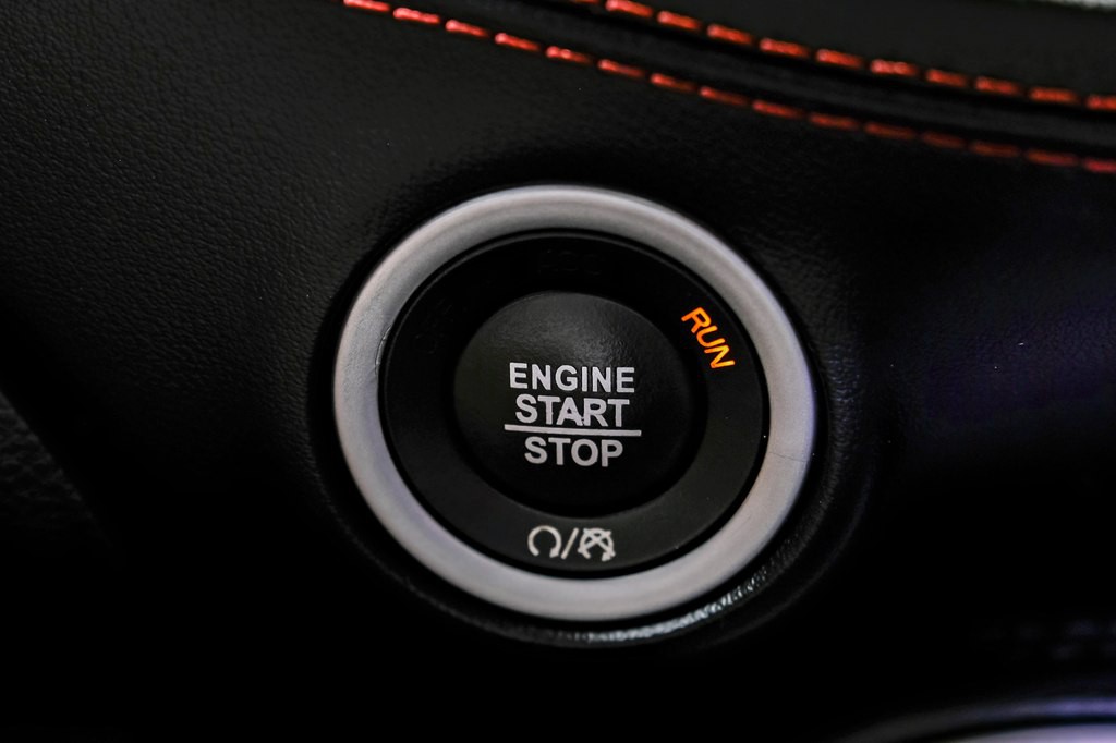 2017 Dodge Challenger Image 16