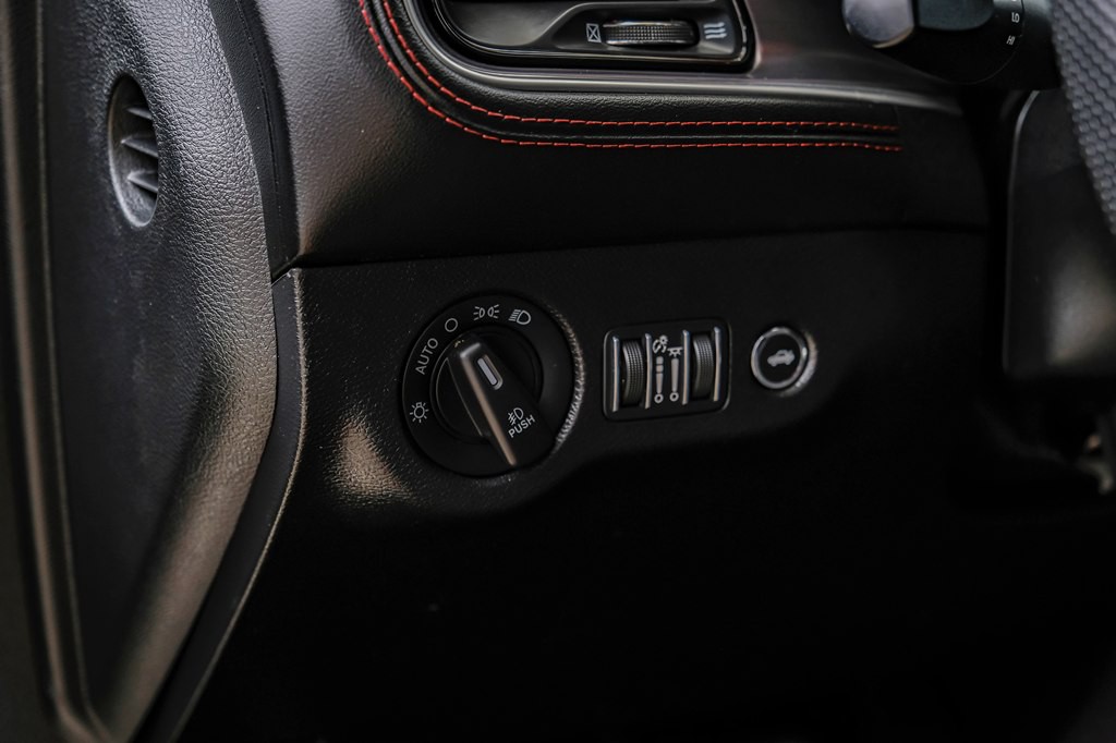 2017 Dodge Challenger Image 22