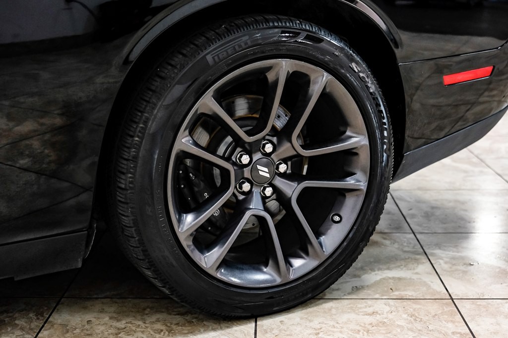 2017 Dodge Challenger Image 50