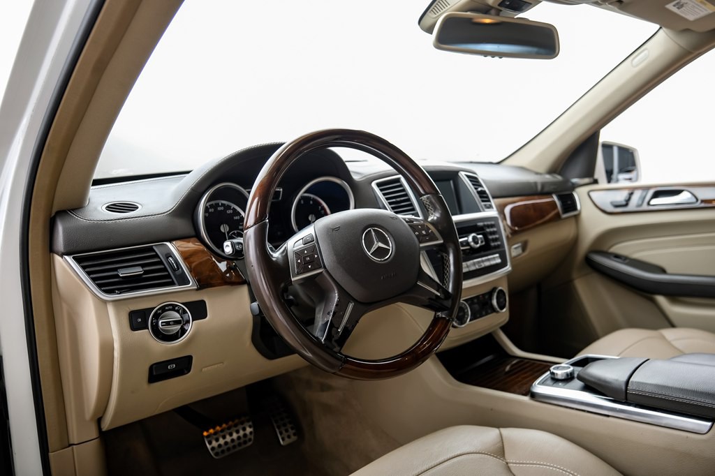 2015 Mercedes-Benz M-Class Image 3