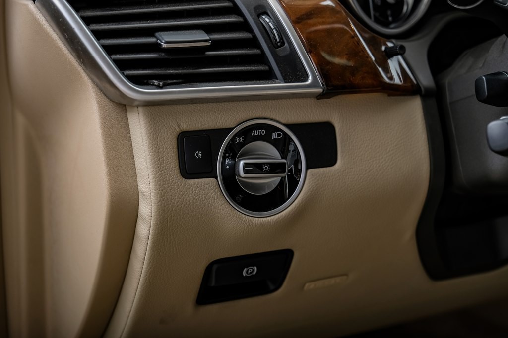 2015 Mercedes-Benz M-Class Image 38