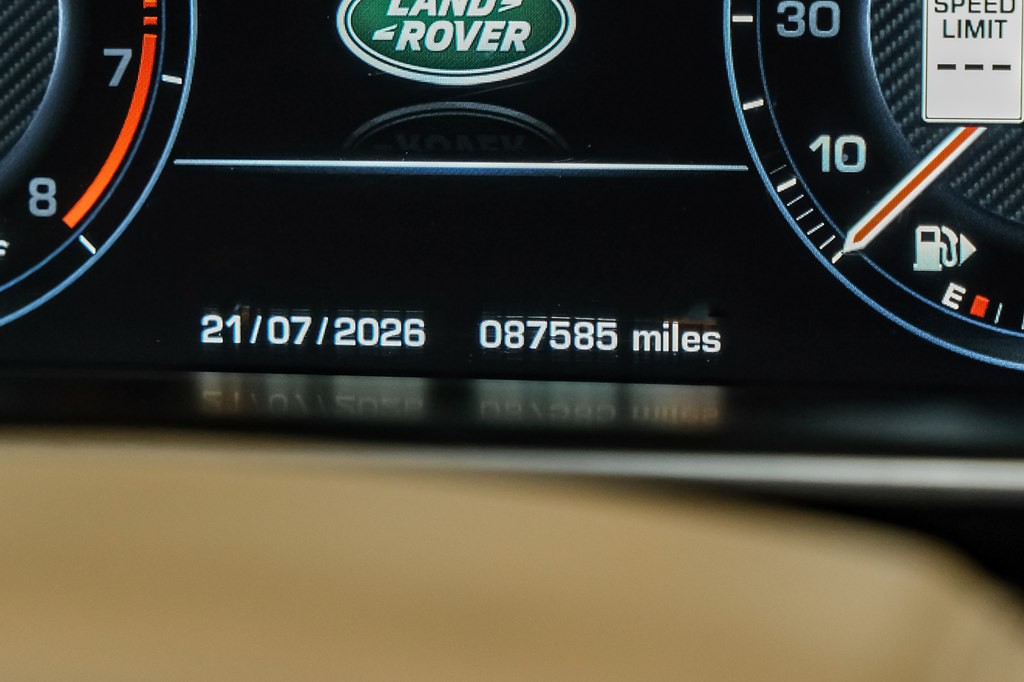 2016 Land Rover Range Rover Image 18