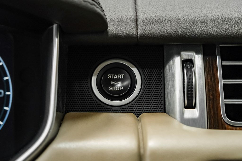 2016 Land Rover Range Rover Image 19
