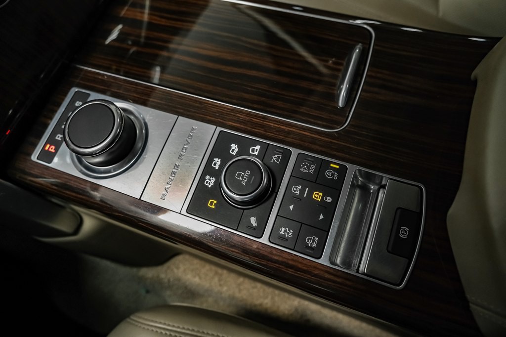 2016 Land Rover Range Rover Image 23