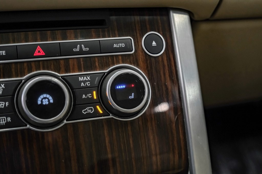 2016 Land Rover Range Rover Image 28