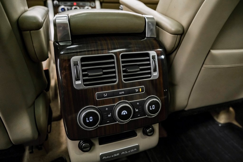 2016 Land Rover Range Rover Image 35