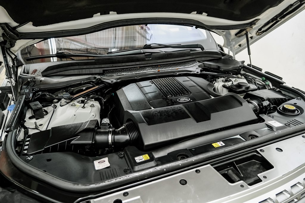 2016 Land Rover Range Rover Image 50