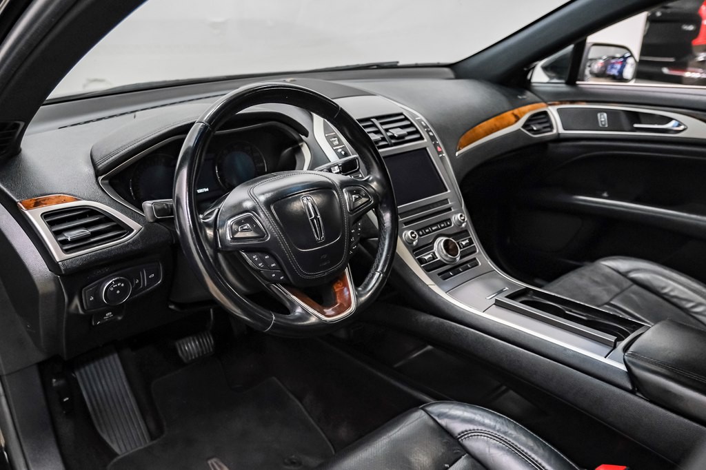 2017 Lincoln MKZ Image 2