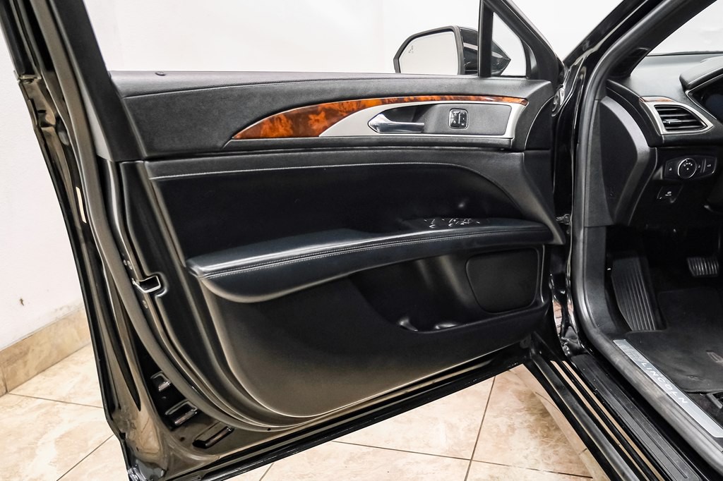 2017 Lincoln MKZ Image 41