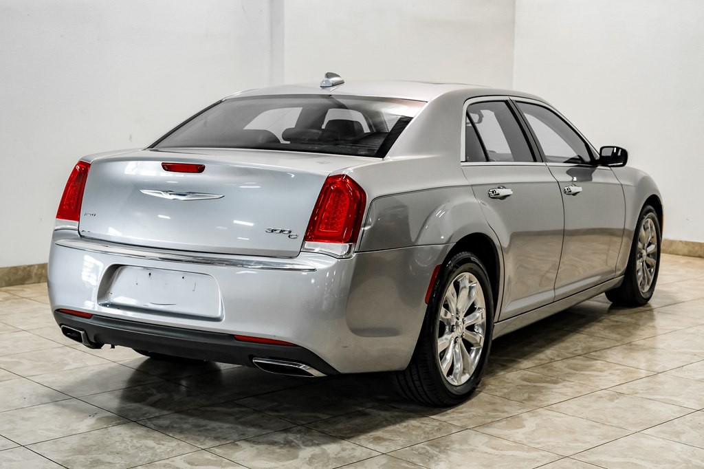 2016 Chrysler 300 Image 16