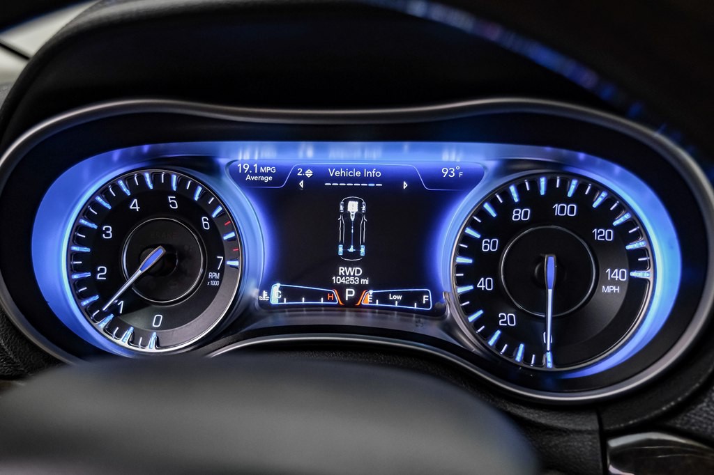 2016 Chrysler 300 Image 26